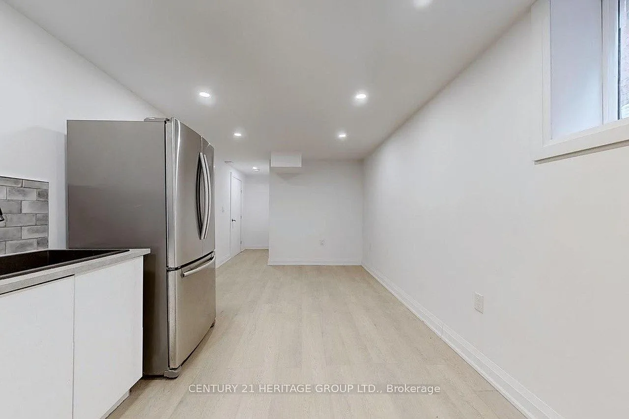2 bed, $1,798 — Photo 3