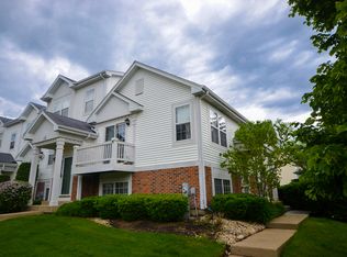 221 Holiday Ln #301, Hainesville, IL 60073