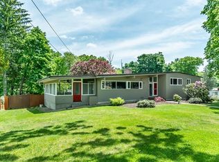 5 Nutmeg Ln, Andover, MA 01810