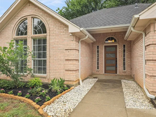 512 Chateau Ct, Denton, TX 76209