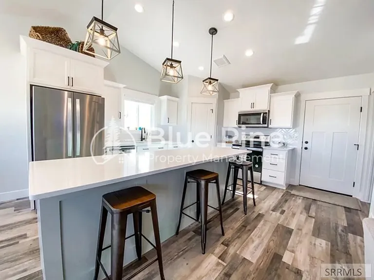 6389 Maggie Dr — Photo 6