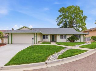 1071 La Reina Dr, San Marcos, CA 92078