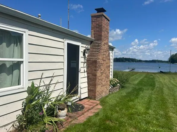 48696 Main St, Lawrence, MI 49064