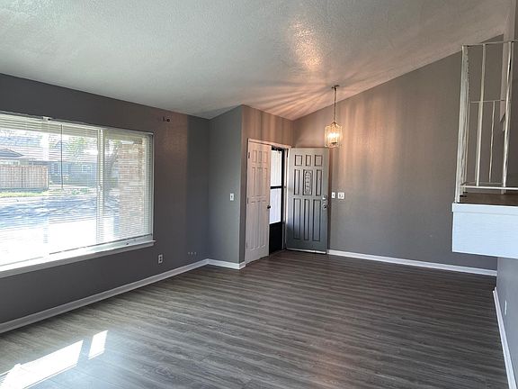 3rd image of 9543 Dekalb Pl