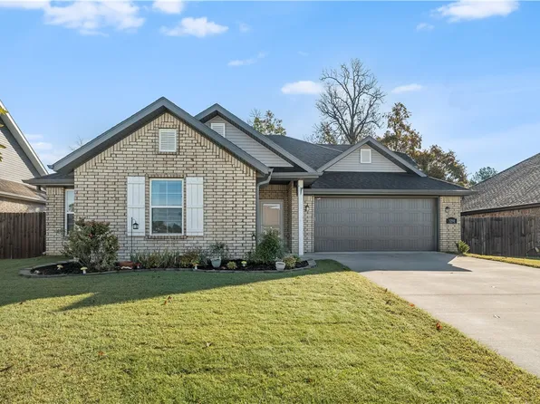 3291 Rosecomb St, Springdale, AR 72764