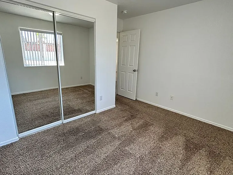 1668 Riverbelle Dr — Photo 17