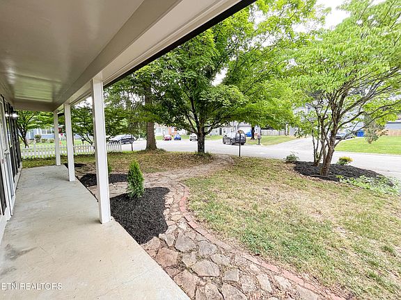 3rd image of 7213 Turnborrow Ln