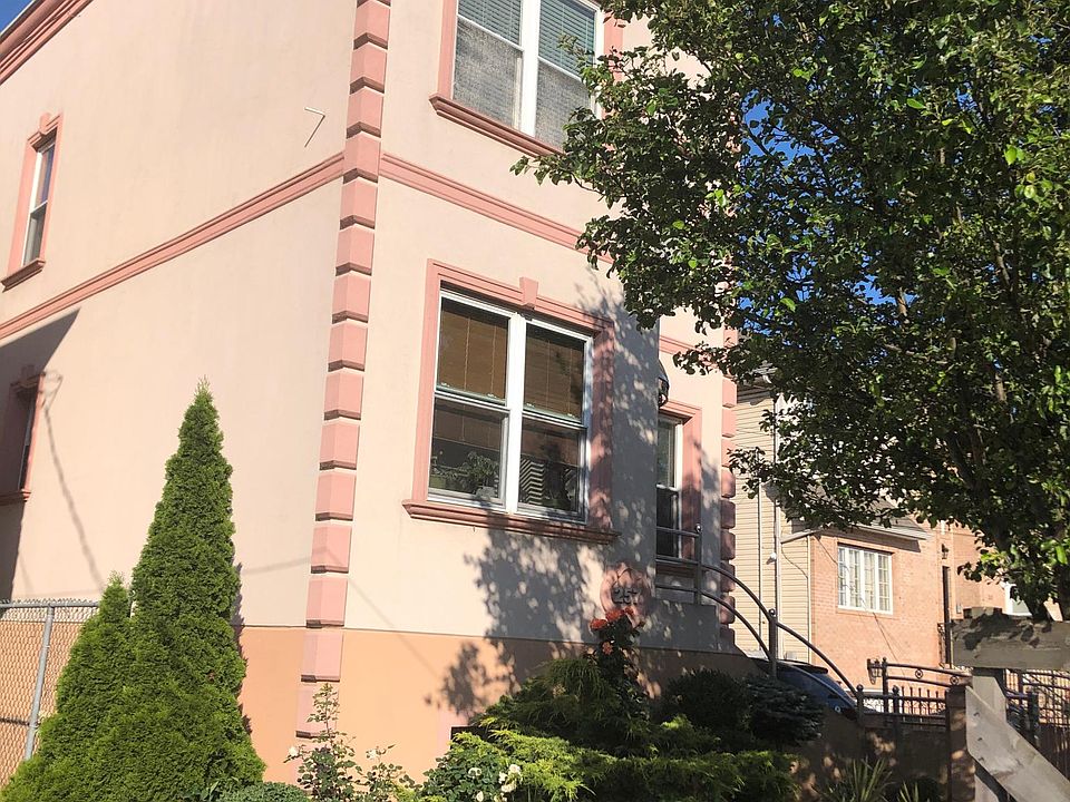 1st image of 257 Kensington Ave