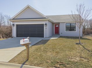 34 Winding Way, Bloomington, IL 61705