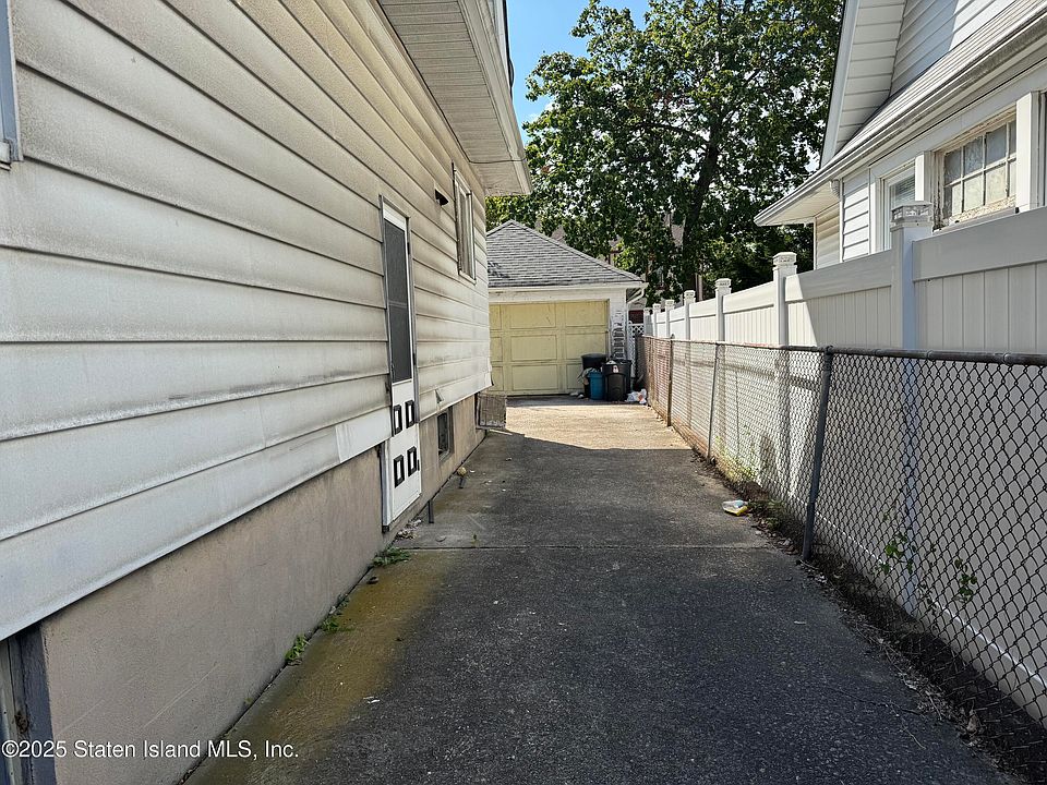 2nd image of 668 Bard Ave