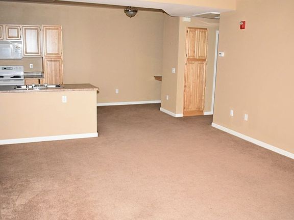4th image of 501 Gibson Dr APT 724