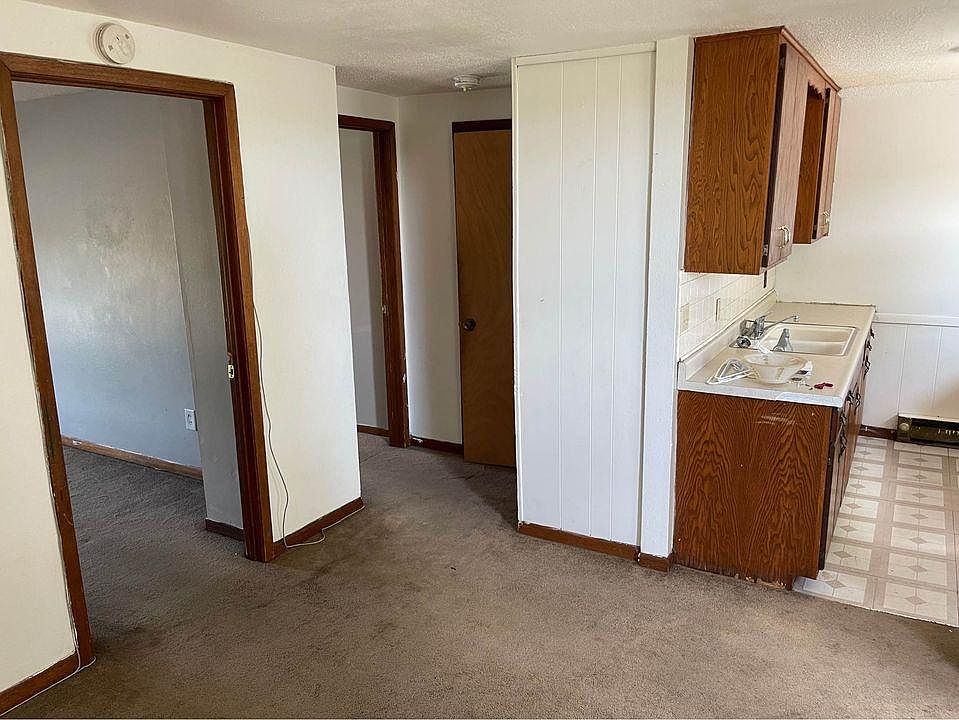 1st image of 921 N Riverfront Dr #2