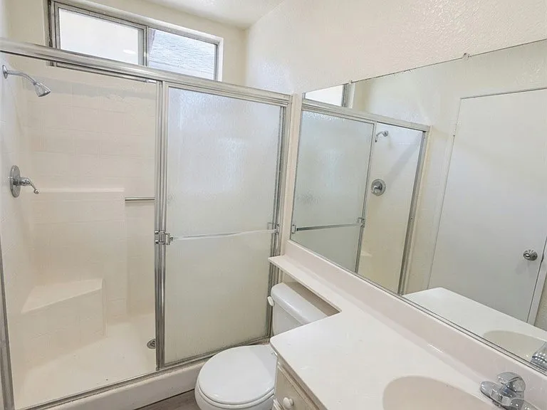 16893 Glennaire Ave — Photo 10