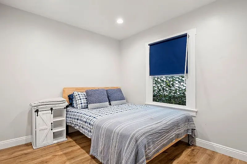 2 bed, 1.5 bath, 950 sqft, $3,200 — Photo 2