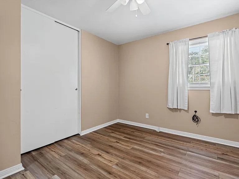 5516 Brightwood Ln — Photo 11
