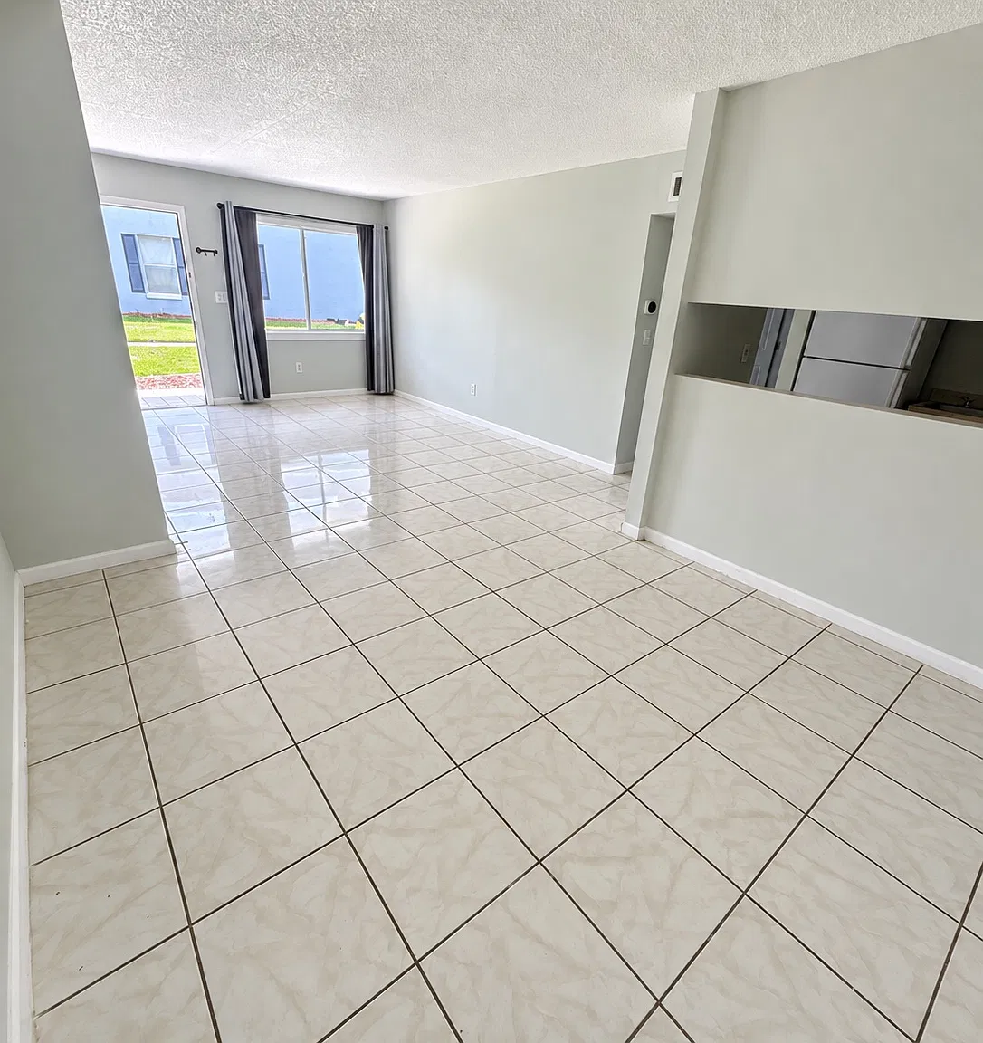 2 bed, 944 sqft, $1,495 — Photo 1