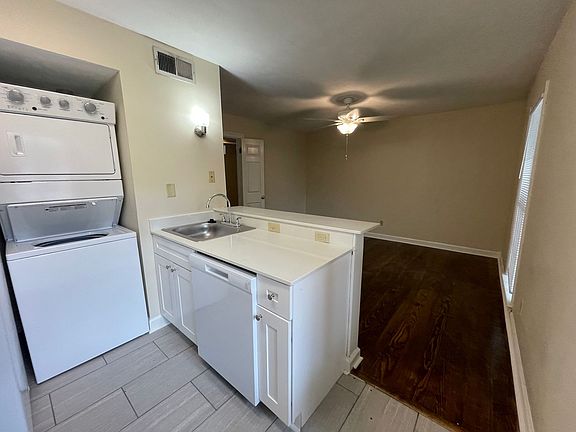 4th image of 12 Lummus Dr APT G