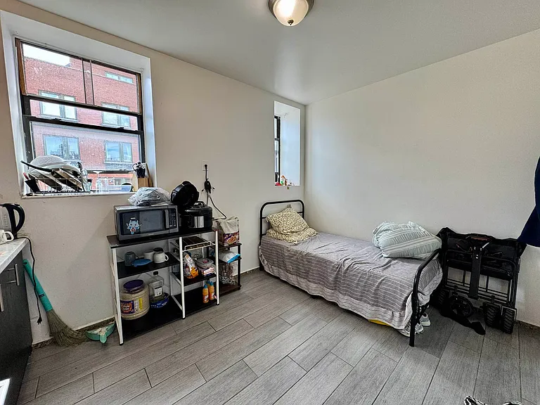 301 E 110th St #4C — Photo 4