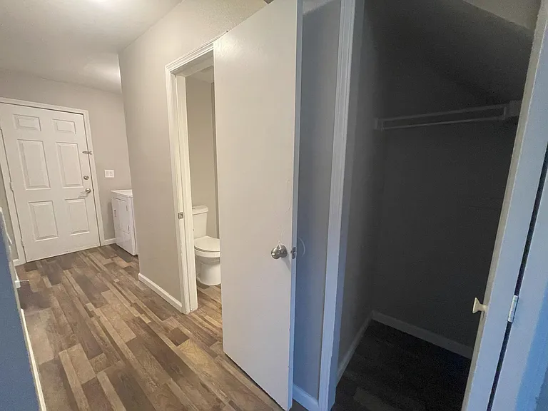 556 Winnie Way — Photo 10