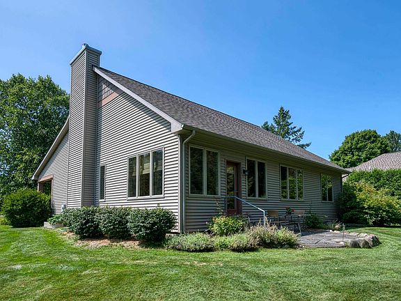 2nd image of 6400 Arrowhead Way
