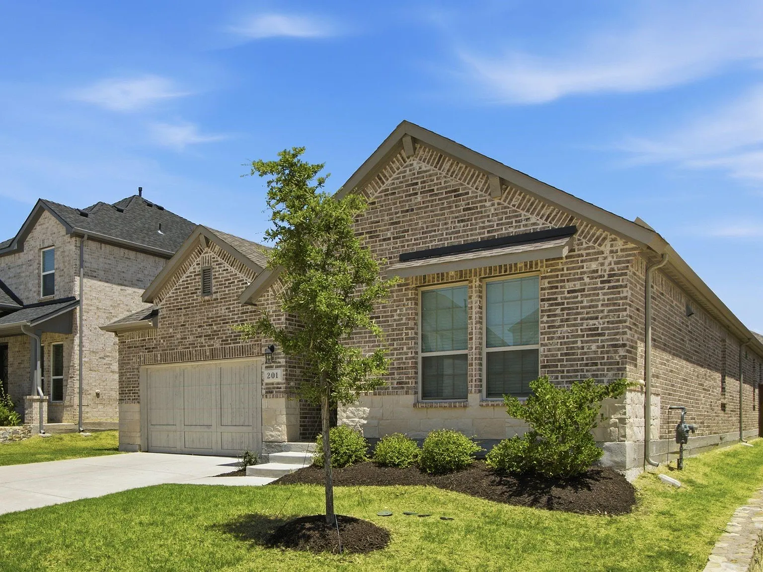 3 bed, 2.5 bath, 2124 sqft, $2,750 — Photo 2