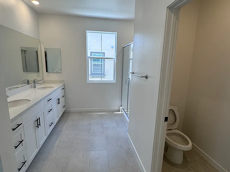 12837 Auburn Dr — Photo 22