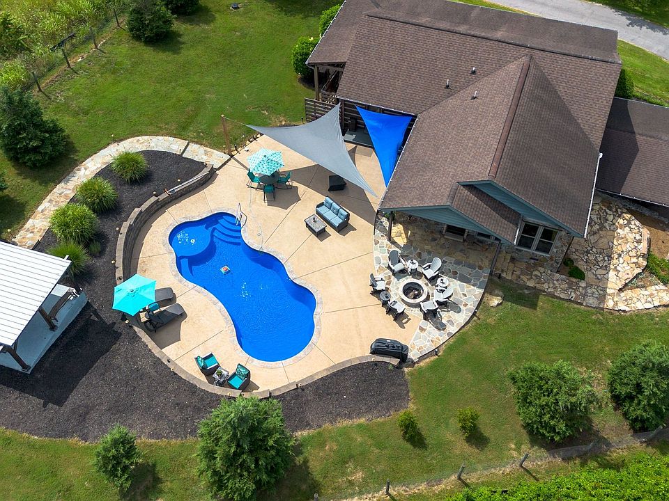 1st image of 812 New Shackle Island Rd