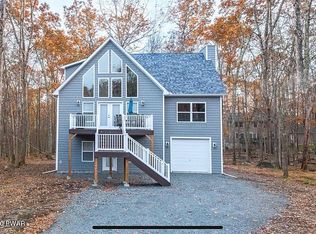 104 Log Cabin Dr, Lackawaxen, PA 18435