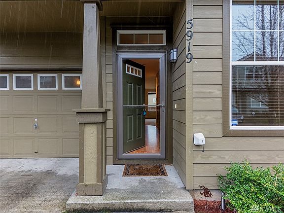 2nd image of 5919 NE 60th Cir
