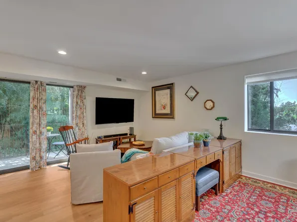 511 1st St N APT 101, Charlottesville, VA 22902