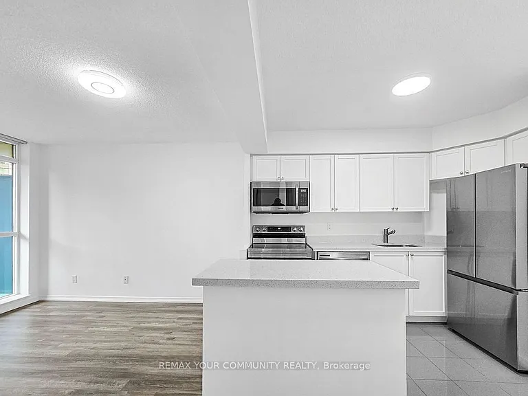 30 Harrison Garden Blvd #911 — Photo 5