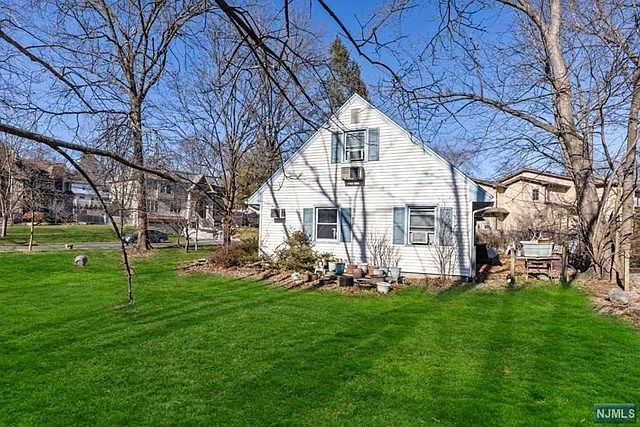 2nd image of 56 Knollwood Dr