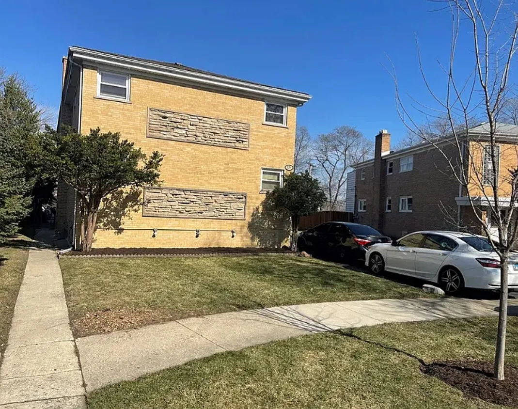 2 bed, 900 sqft, $2,000 — Photo 2