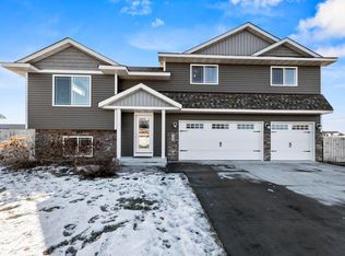 705 Edgewood St SW, Isanti, MN 55040