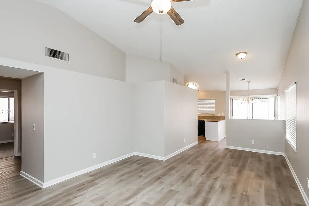 3 bed, 2.0 bath, 1238 sqft, $2,890 — Photo 4