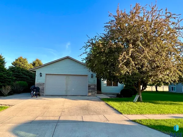 101 W Hackberry St, Brandon, SD 57005