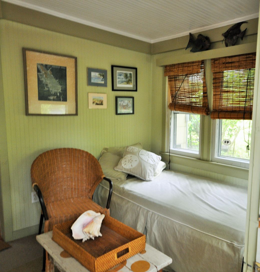  Front Room / Office
