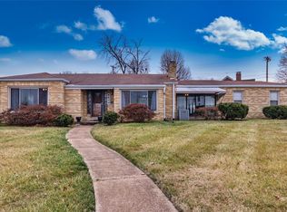 6624 Heege Rd, Saint Louis, MO 63123
