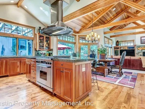 2563 NW Champion Cir, Bend, OR 97703