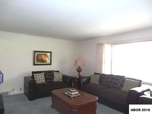 2nd image of 608 Winterberry Dr