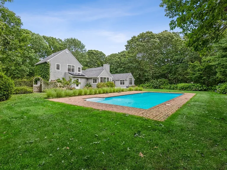 42 Briarcroft Dr — Photo 1