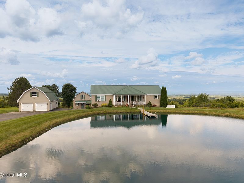 3rd image of 127 Firefly Meadow Road