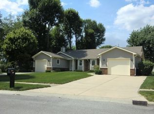 2040 Ticen Ct, Beech Grove, IN 46107