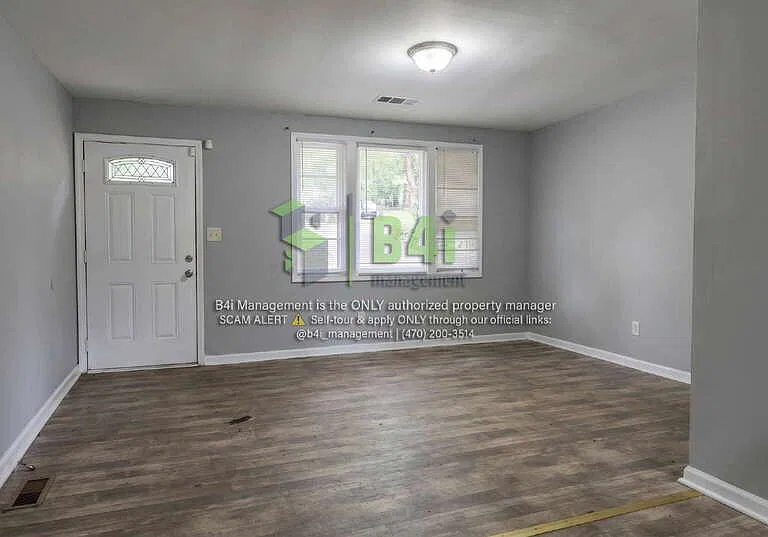324 Macedonia Rd SE — Photo 3
