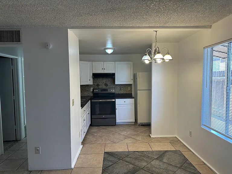 2159 S Winstel Ave #2159 — Photo 8