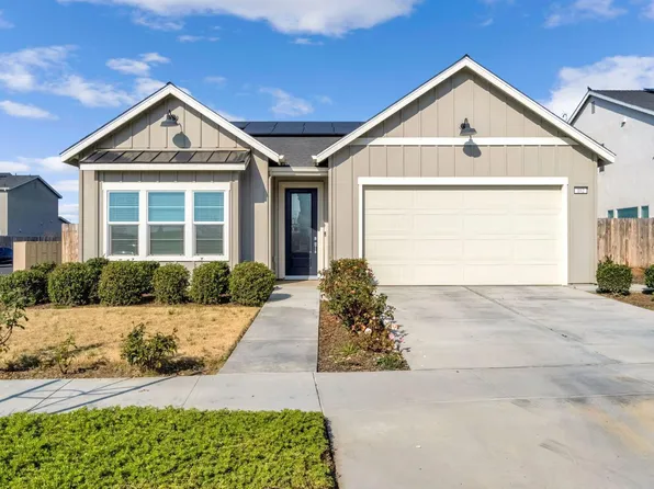 102 E Tyler Avenue, Visalia, CA 93291