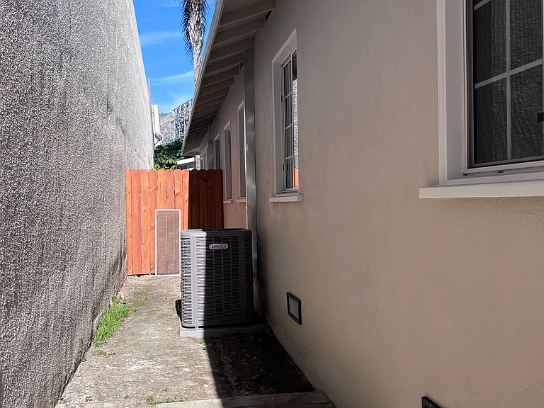3547 E Green St #A — Photo 26