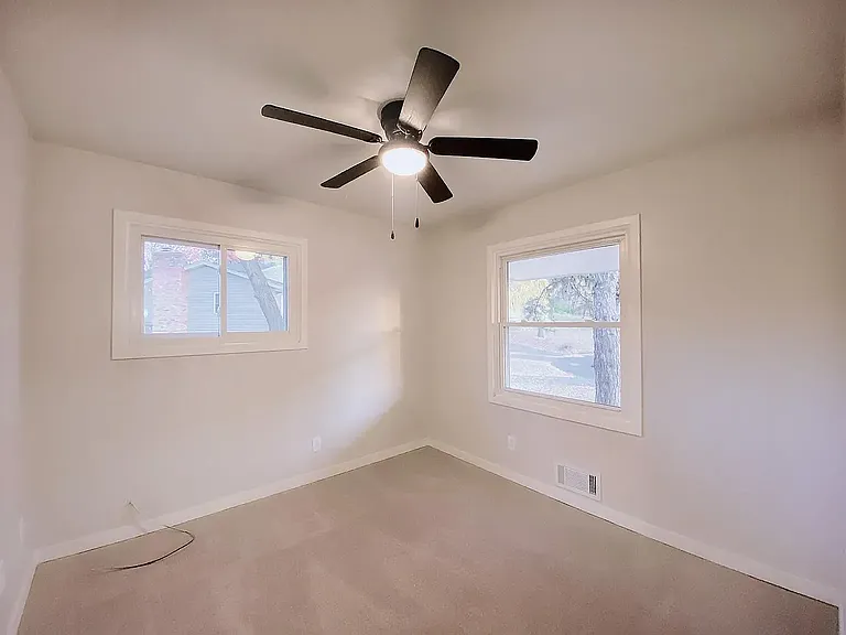 338 Glenmoor Ln — Photo 11