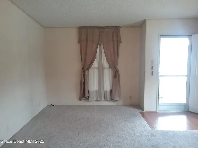 1609 Ridge Dr — Photo 9