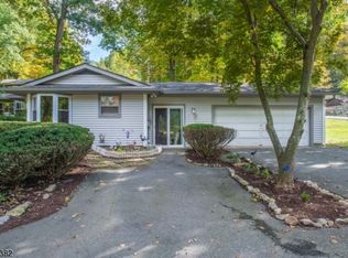 3 Old Stagecoach Rd, Andover, NJ 07821